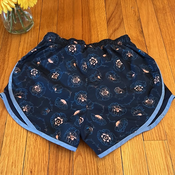 Nike Running Shorts Size XS Nice Used Condition 🏃🏻‍♀️ - Picture 5 of 7